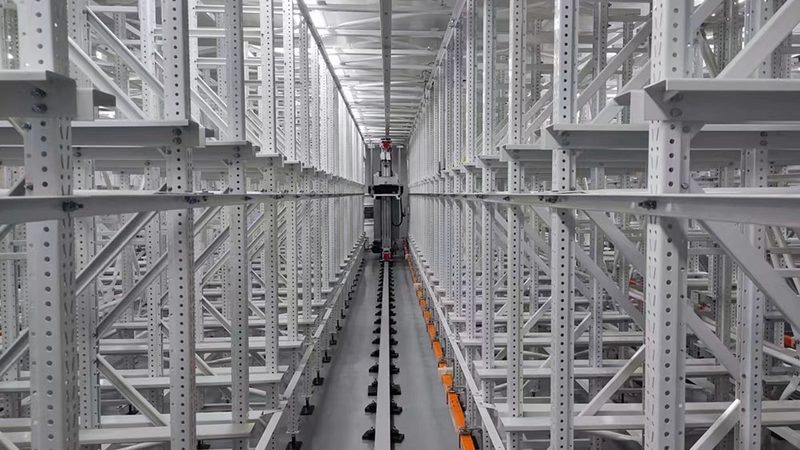 电动叉车：揭秘其工作原理与选购要点